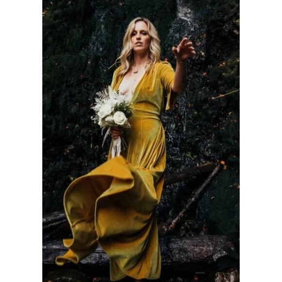 L&B Velvet Gold Mustard V-Neck Maxi Dress Size S Side Slit Belted - Picture 3 of 7